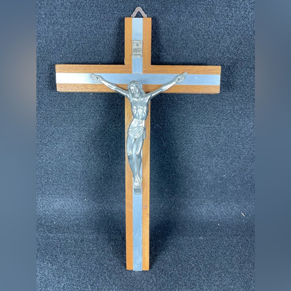 VTG olive wood and metal crucifix-cross-wall‎ hanging 10” long-religious kitschy